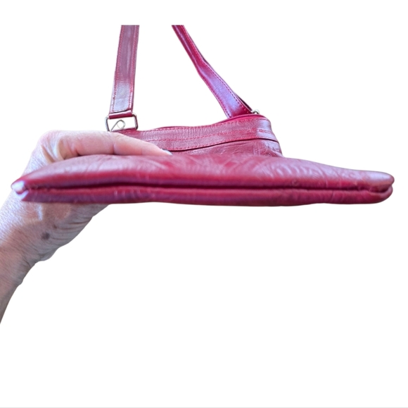 Red Tooled Leather Crossbody Handbag - Picture 11 of 15